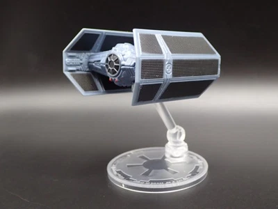 STAR WARS Tie Advanced X1 Prototype W/ Volo Stand 1:64 Scala Modello Diorama - Immagine 1 di 4