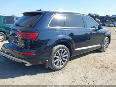 Fuse Box Engine Fits 17-23 AUDI Q7 4683950 - Image 1 of 4