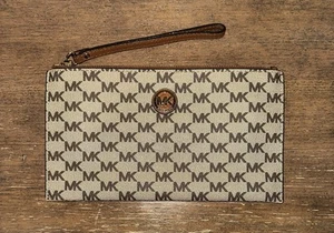 Michael Kors Fulton Brown & Beige Medium Zip Clutch Wristlet W/Gold Hardware Bag - Picture 1 of 4