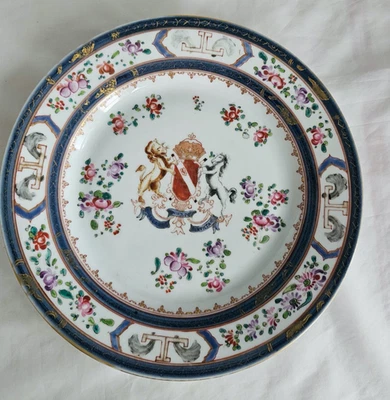 CHARMING ANTIQUE ARMORIAL PLATE, CIRCA EARLY-MID 19TH CENTURY - image 1 of 4