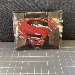 Batman vs Superman Tyvek Mighty Wallet - Loot Crate BRAND NEW - Picture 1 of 2