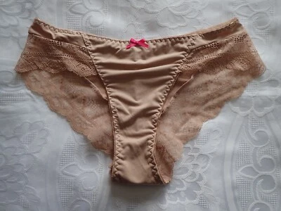 BETSEY JOHNSON, Bikini Talla L, Color Desnudo con Lazo Rosa Foto 1 de 2