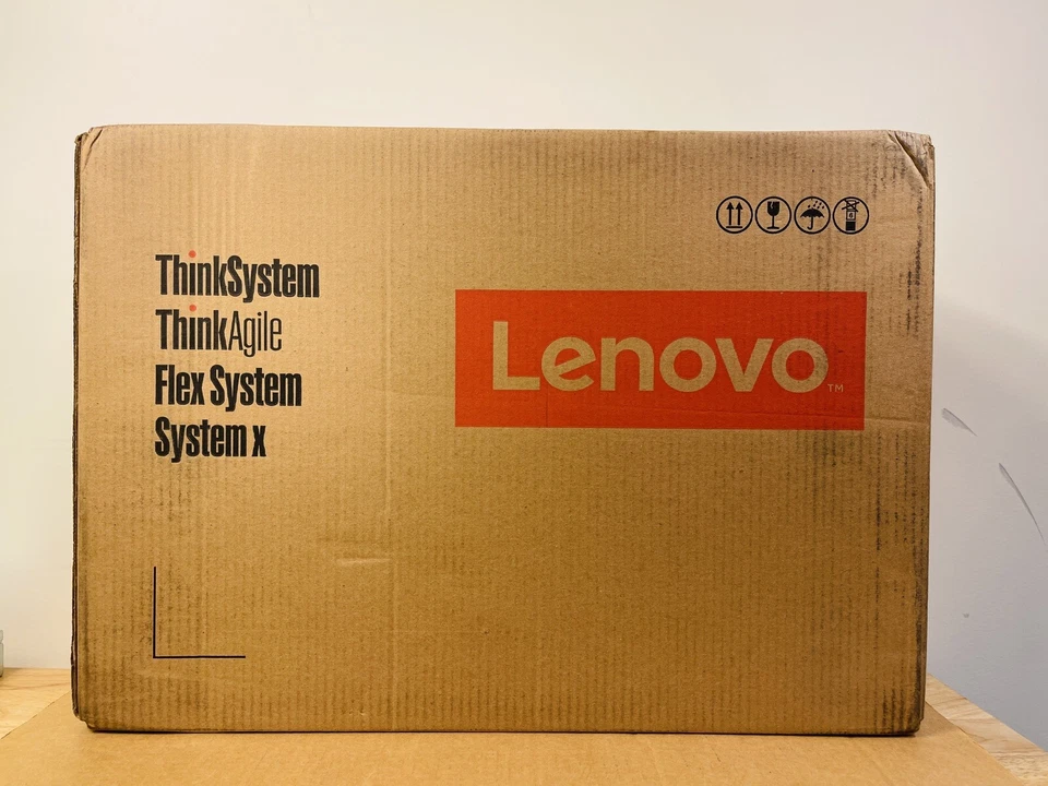 Lenovo ThinkSystem SN550 Server Node Xeon Silver 4208 32GB RAM 4x 10GE SATA/NVMe - Image 1 of 4