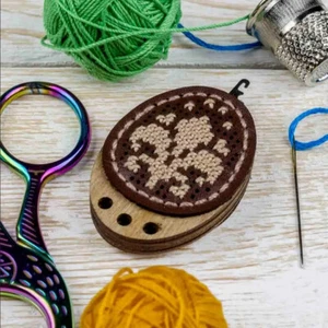 Fleur-de-lis threader embroidery kit * FREE SHIPPING heraldic lily iris heraldic - Picture 1 of 5