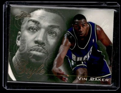 1995-96 Flair Vin Baker Style #229 Milwaukee Bucks - Image 1 of 2