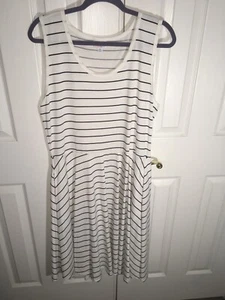 NWOT Lularoe Charlotte Swing Dress Size XL White Background - Picture 1 of 3