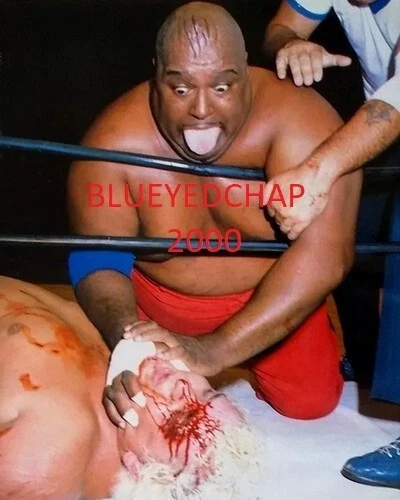 ABDULLAH THE BUTCHER VS DUSTY RHODES WRESTLER FOTO DE LUTA LIVRE 8 X 10 NOVA EM FOLHA - Imagem 1 de 1