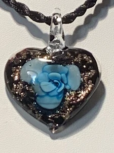 $3 VENTA DE DESCUENTO*IMPRESIONANTE COLLAR DE CORAZÓN FLORAL GRANDE DE VIDRIO SOPLADO- NUEVO-AZUL TURQUESA - Imagen 1 de 7