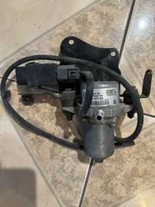 2013 -2019 Cadillac XTS Brake Booster Vacuum Pump GM OEM - Picture 1 of 2