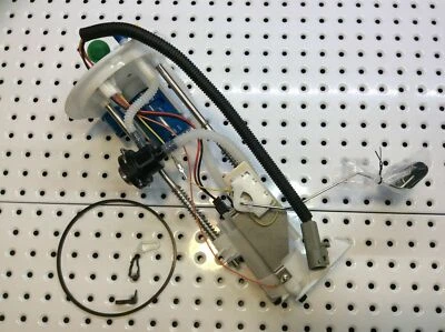 GENUINE QUALITY FUEL PUMP FORD COURIER GL, PH, FXXMJ 2005-2006 2-D & 4-D 4.0L  - Image 1 of 4