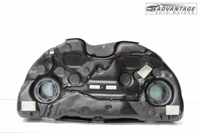 Chrysler 300 2020-2023 tracción trasera 3,6 L tanque de depósito de combustible trasero de gasolina con escudo térmico OEM Foto 1 de 4