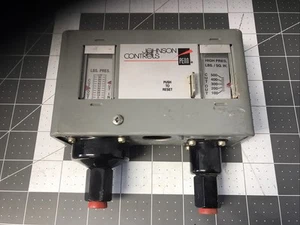 Johnson Controls P70MA-2 Micro-Set Dual Pressure (LQS36R) - Picture 1 of 3