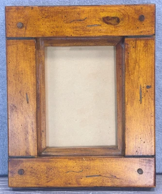 Moldura de madeira marrom rica Two's Company tamanho 9,5 x 11,5", tamanho 5x7 - Imagem 1 de 4