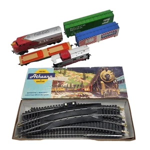 VTG HO Scale TYCO  Train Car Lot With Tracks Silver Streak Made In Hong Kong - Picture 1 of 18