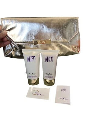 NUEVO Juego de Regalo Thierry Mugler ALIEN Dorado Bolso sin asas Cartera Gel de Ducha Loción Corporal 3.4oz Foto 1 de 4