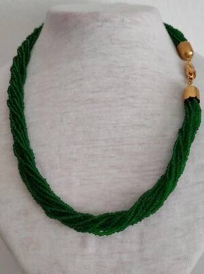 Collana torchon con conteria vetro Collana multifili colore verde chiaro CB/14 - Immagine 1 di 4