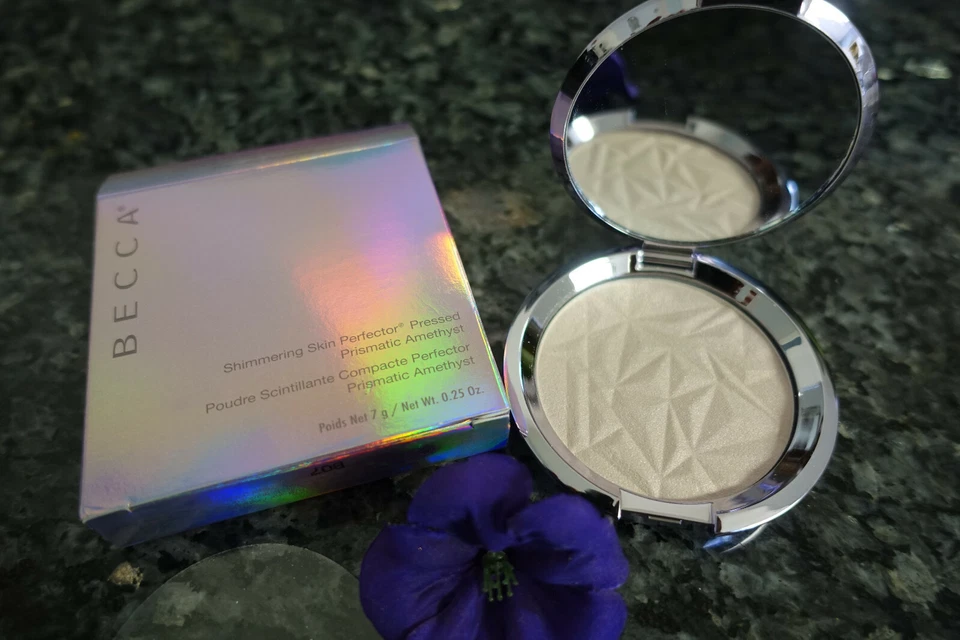 Becca 闪亮皮肤完美压棱镜紫水晶全新带盒 0.25 盎司    — 第 1/4 张图片