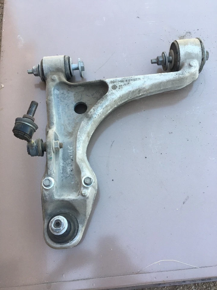 Brazo de control inferior delantero izquierdo Saturn Sky Redline 2007  Foto 1 de 1