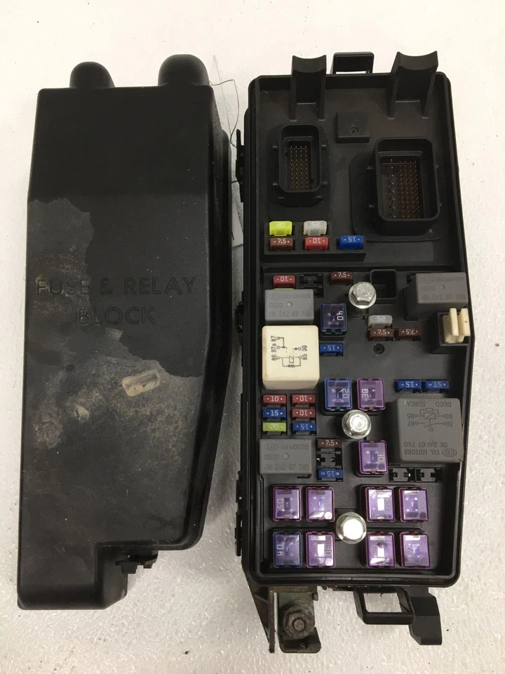 Engine Fuse Box KIA SEDONA 06 07 08 09 10 Foto 1 de 2