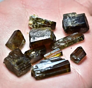 Lotto Cristalli Epidoto Naturale 101 Carati dal Badakhshan Afghanistan - Foto 1 di 9