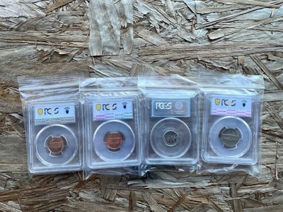 Mint Coins. Uncirculated 2011 Set Both Mints. Grades Pennies And Nickel, Dime - Image 1 of 4