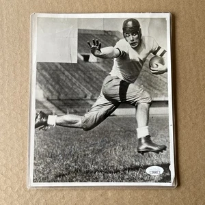 JAY BERWANGER SIGNED 8x10 PHOTO 1st HEISMAN WINNER CHICAGO JSA MJR - Picture 1 of 7