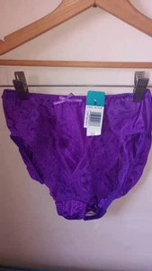 Vintage Bali Satin hoch geschnittenes Höschen Größe Small Spitzendetail neu mit Etikett lila  - Bild 1 von 3