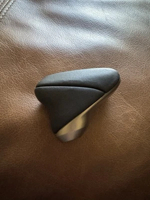Perilla de cambio de cuero negro genuino OEM 2014-2017 Lexus CT200h Foto 1 de 4