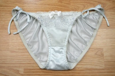 VINTAGE JAPANESE NYLON SHINY SLIPPERY PRETTY CUTE LIGHT BLUE SIDETIE PANTY SMALL — 第 1/4 张图片