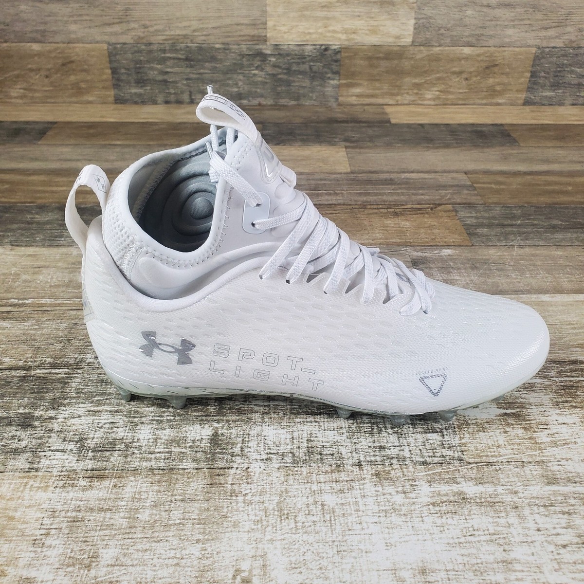 UA“SPOTLIGHT MC 2018“ホワイト/メタリックシルバー 28cm Size