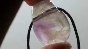 Pendentif FLUORITE + CORDON reglable pierre roulée collier lithotherapie reiki - Picture 1 of 2
