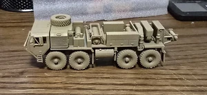 One HO 1/87 scale US Army M984 HEMTT wrecker, mirrors folded, desert tan - Picture 1 of 6