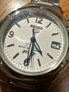 Seiko 5 Sports Automatic 23 Jewels Caliber 7S36-02M0 Day Date - Picture 1 of 8