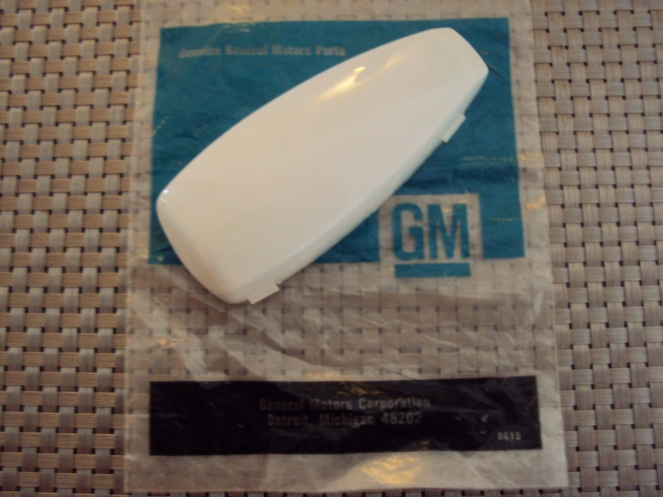 Capa de lente Pontiac Firebird GTO Lemans Chevelle SS Chevy II cúpula NOS GM - Imagem 1 de 1