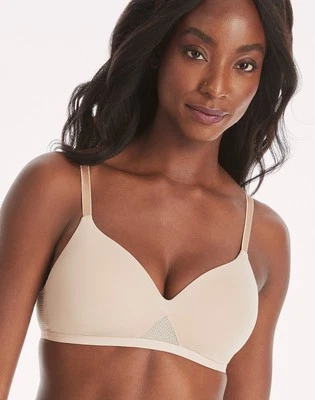 Hanes Wirefree Bra Women's Foam ComfortFlex Fit Oh So Light Tag-free ComfortBand - Image 1 of 4