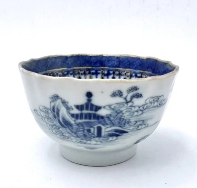 Антикварная китайская экспортная фарфоровая чайная чашка Qianlong - Изображение 1 из 4