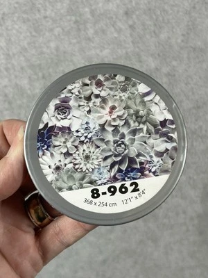 Суккулентная настенная фреска Komar 12 футов 1 дюйм x 8 футов 4 дюйма - Изображение 1 из 4