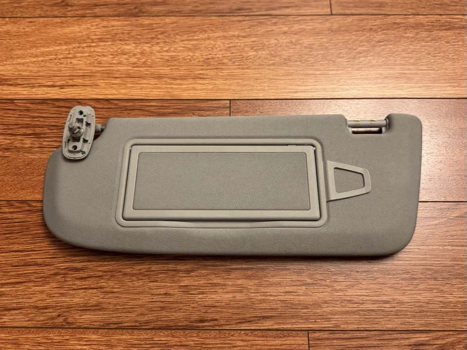 Parasol izquierdo conductor gris OEM 2007-2013 Mercedes-Benz W221 S550 CL550 S400  Foto 1 de 4