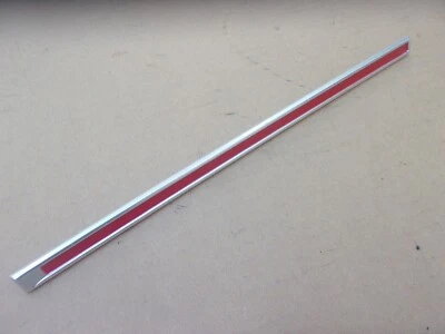 Nuevo guardabarros delantero Plymouth Fury 1965 barras de moldura de colores - rojo Foto 1 de 4