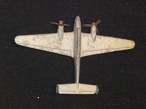 VINTAGE OLD DIE CAST TOY AIRPLANE DINKY TOYS ENGLAND BY MECCANO COLLECTIBLE 1950 - Picture 1 of 10