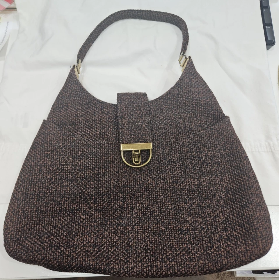 Vintage Tweed Handbag With Brass Fastener, Fantastic Condition! Looks New. - Image 1 of 4