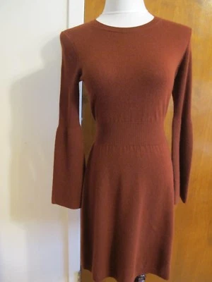 Vestido para mujer Bloomingdale Theory rojo profundo roble súper suave cachemir pequeño Foto 1 de 4