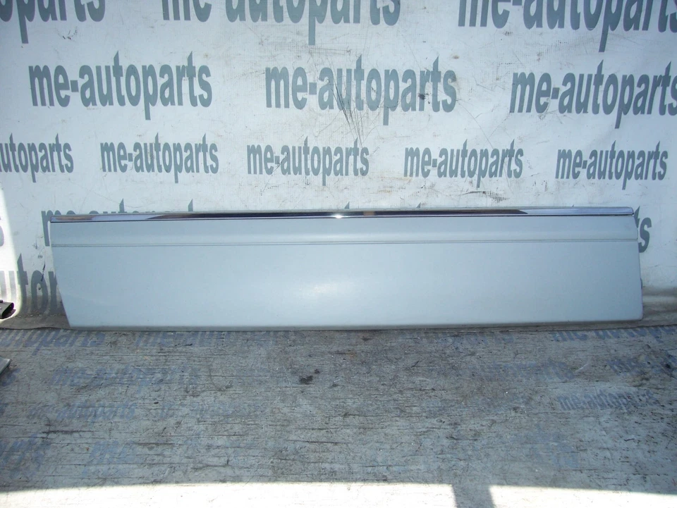 86-91 MERCEDES-BENZ W126 原始设备制造商左侧前驱动门板装饰成型 — 第 1/4 张图片
