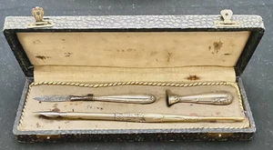 JUEGO DE ESCRITORIO PLUMA ESTILOGRÁFICA, ABRECARTAS Y MANGO DE SELLO PLATA ALEMANA 800 DE COLECCIÓN c1900 g - Imagen 1 de 17