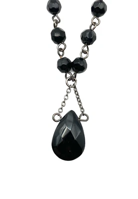 Gargantilla Colgante Lágrima Gótica Delicada Negra Con Cuentas 18" Tono Plata Usada en Excelente Condición Foto 1 de 4