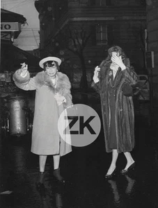 COCO CHANEL Mannequin SUZY PARKER Mode Fashion Paparazzi Italie Photo 1960s - Picture 1 of 1