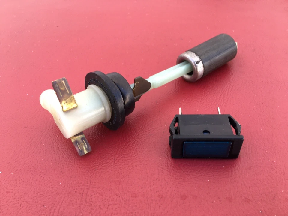 Rotax Low Oil Warning Sensor Oil Injection Tank Reservoir Ultralight Aircraft - Image 1 of 4