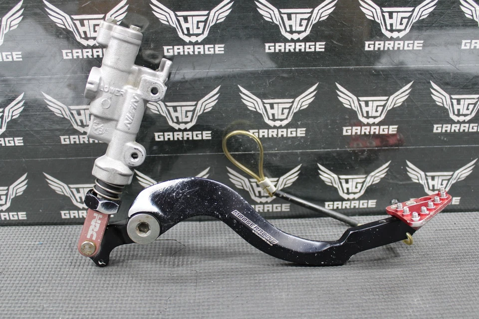 Honda 05-12 CRF450R 2012 OEM NISSIN FRENO TRASERO CILINDRO MAESTRO CON HRC hendidura Foto 1 de 4