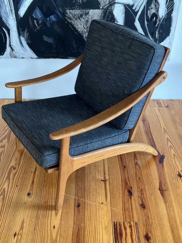 Sillón Arne Hovmand Olsen para P. Mikkelsen Mid Century de teca alrededor de 1950 Foto 1 de 4