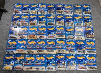 Lote de 45 coches nuevos Hot Wheels años 90-2000 Foto 1 de 4
